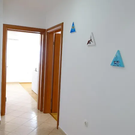 6 Pax Apertment On The With Terrace, Sea View, Garden, Parking Ensured, First Floor Apartment *