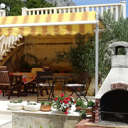 Apartment 6 Pax Apertment On The With Terrace, Sea View, Garden, Parking Ensured, First Floor *